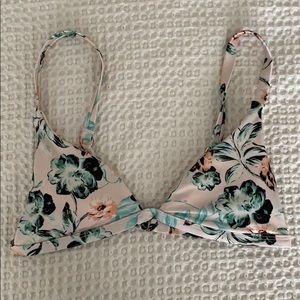 Kendall and Kylie bikini top